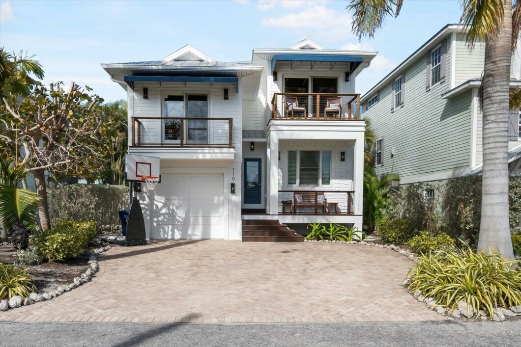 A4638169 110 46th Street