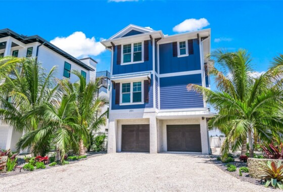 A4649223 201 Bay Drive N